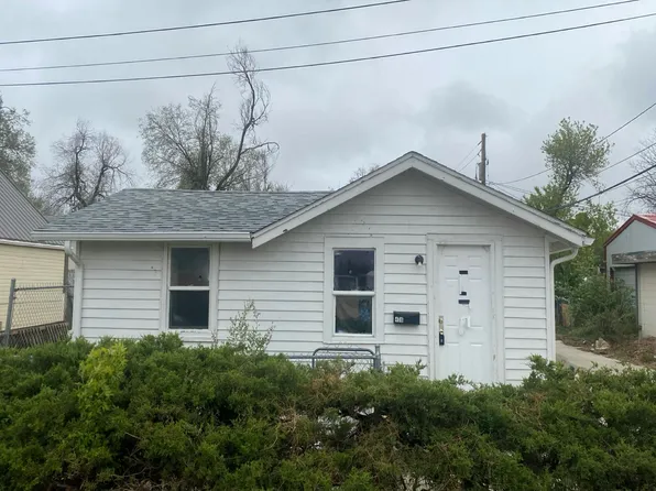 406 E 3rd St, Gillette, WY 82716