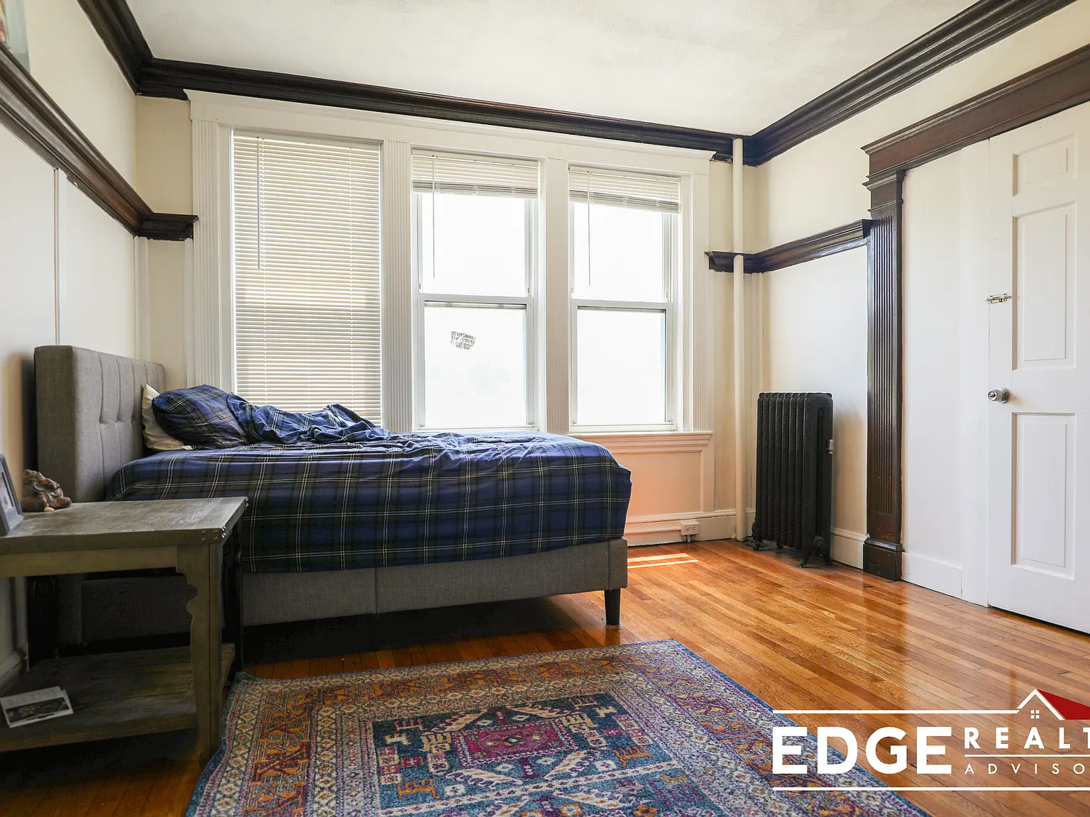 3 bed, 1.5 bath, 1350 sqft, $3,800 — Photo 2