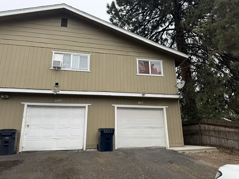 685 SE Centennial St — Photo 2