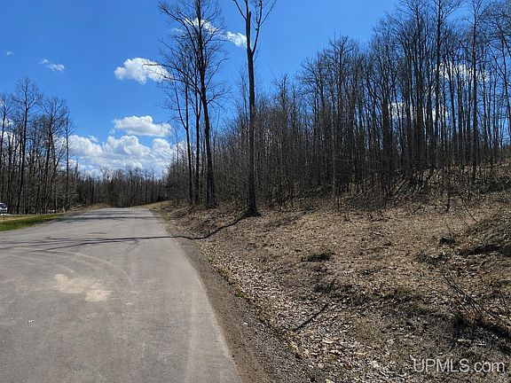 3rd image of 23 S Whealkate Dr