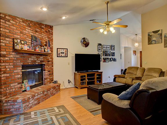 4th image of 3121 S Bunfill Dr