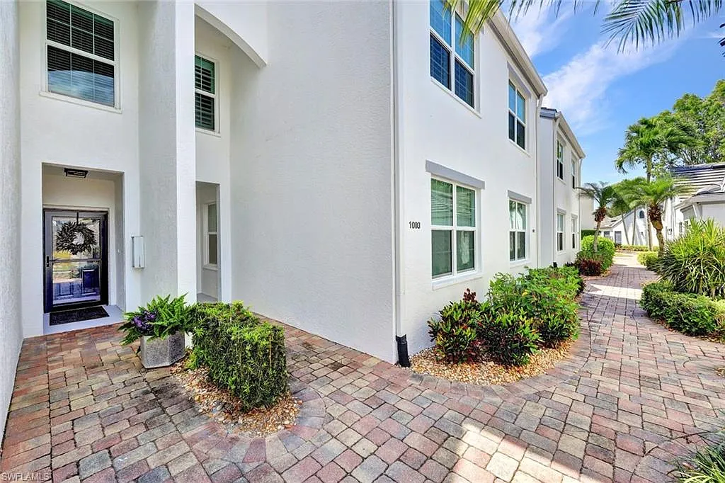 2 bed, 2.0 bath, 1490 sqft, $6,000 — Photo 2