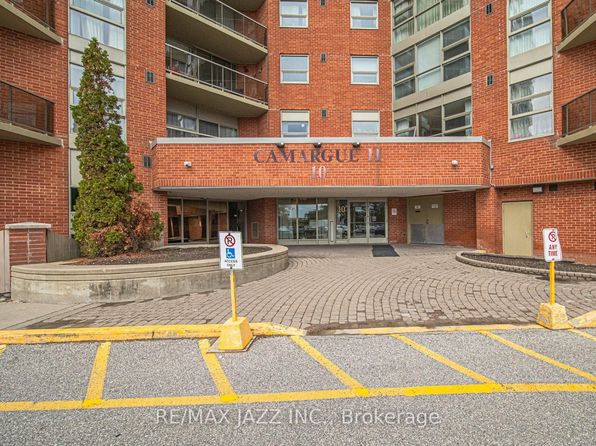 10 Dean Park Rd #318, Toronto, ON M1B 3G8