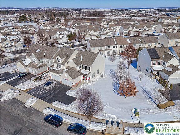 4th image of 8542 Mayfair Ct