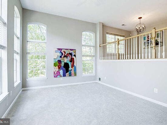 4th image of 5075 Kilburn St