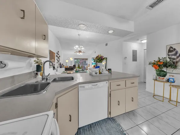 1023 Banks Road #201, Margate, FL 33063