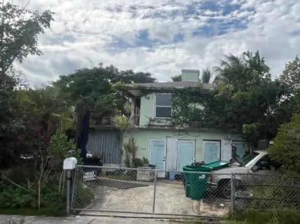 15730 SW 102nd Court, Miami, FL 33157
