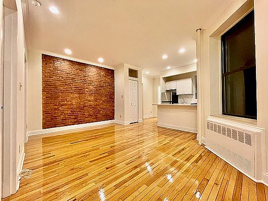 4th image of 437 W 44th St APT 2RW