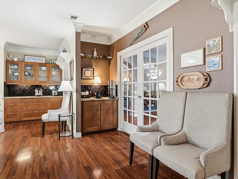 2720 Oates Dr — Photo 35