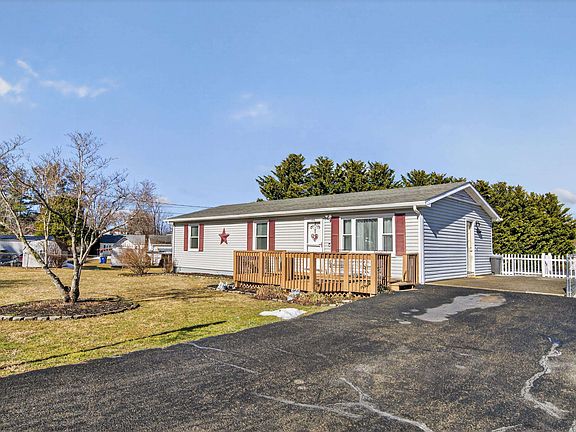 3rd image of 670 Lawn Dr