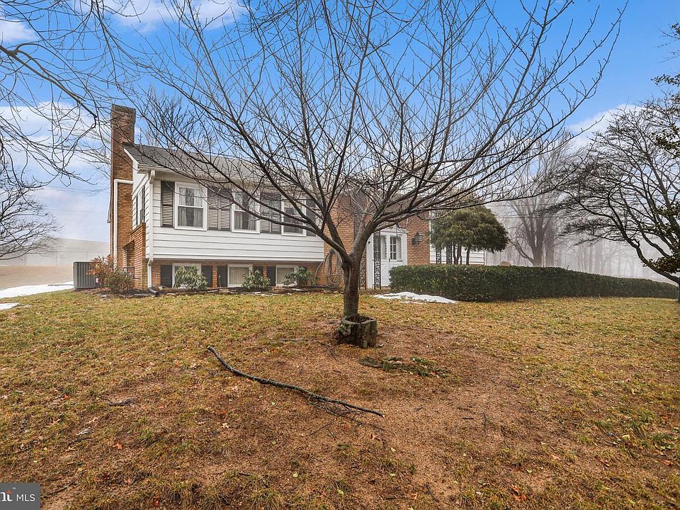 1st image of 479 Frederick Dr
