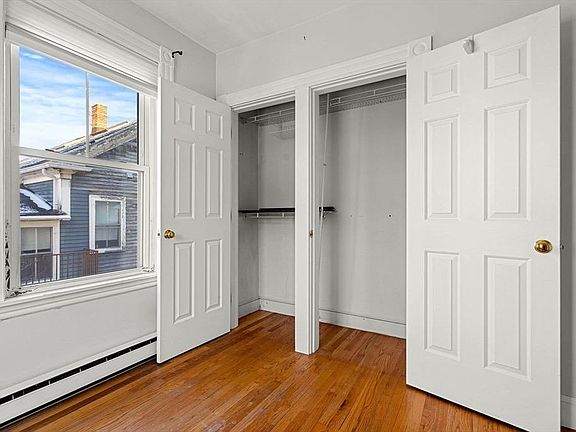 4th image of 52-54 Fair St Unit 2D