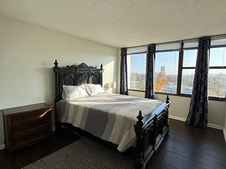 450 W 7th St #907 — Photo 11