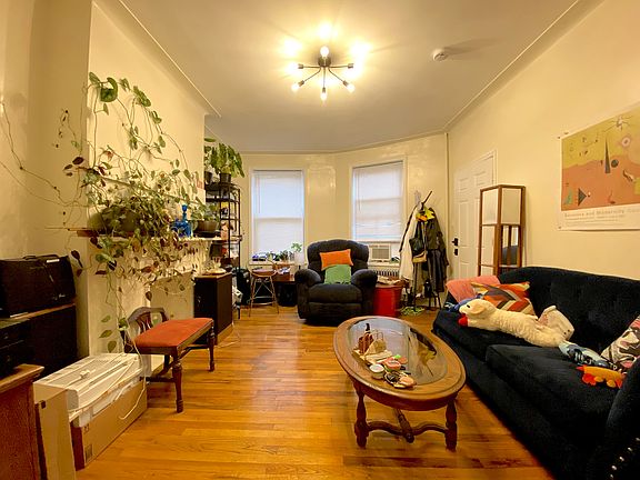 3rd image of 983 Rogers Ave #1