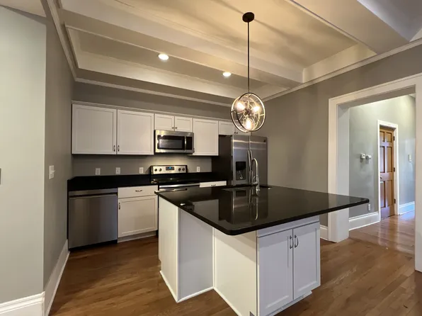 721 Bluff Street - 1, 721 Bluff St, Dubuque, IA 52001