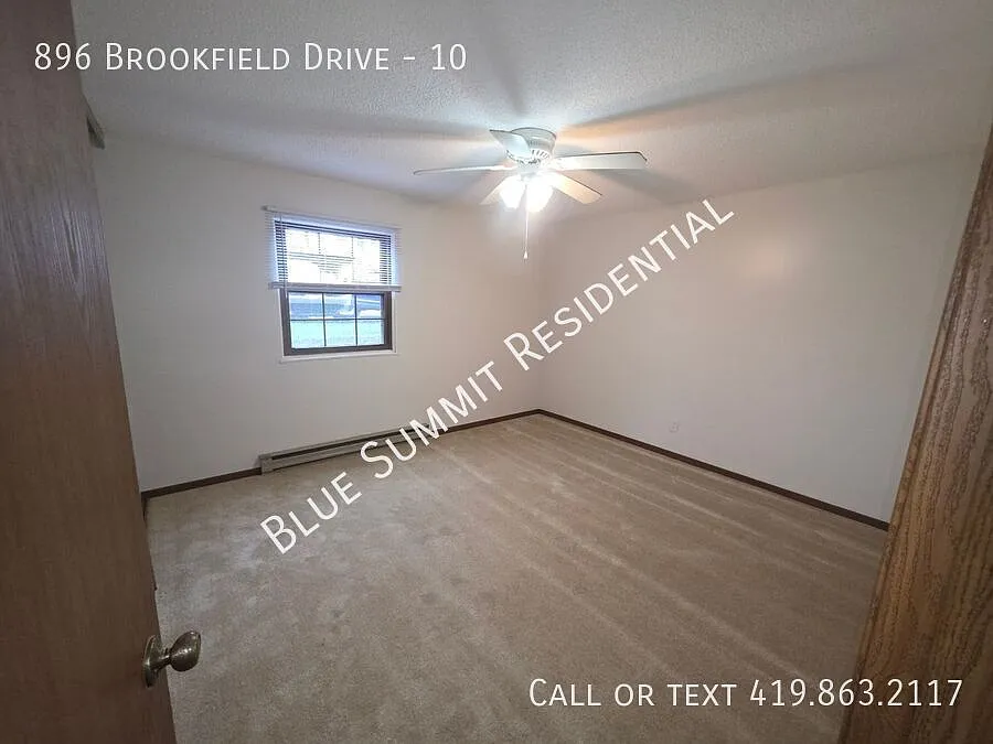 Building Photo - 896 Brookfield Dr #10