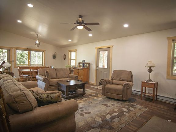 3rd image of 107 Horn Silver Dr