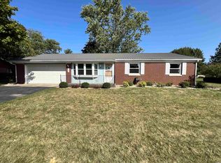 126 N Cheyenne Dr, Warsaw, IN 46582