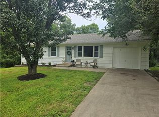 1001 Stafford Dr, Pleasant Hill, MO 64080