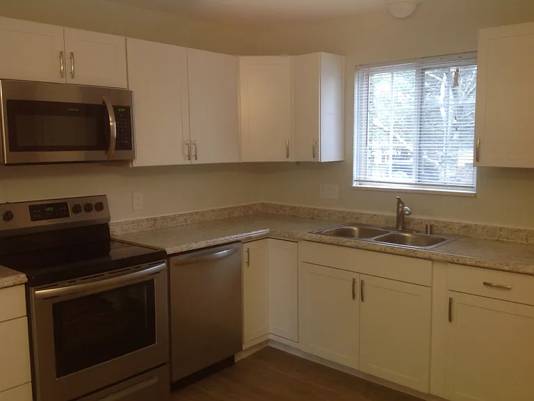 987 Wadsworth Rd — Photo 15