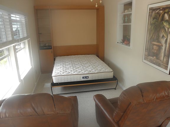 Murphy Bed   