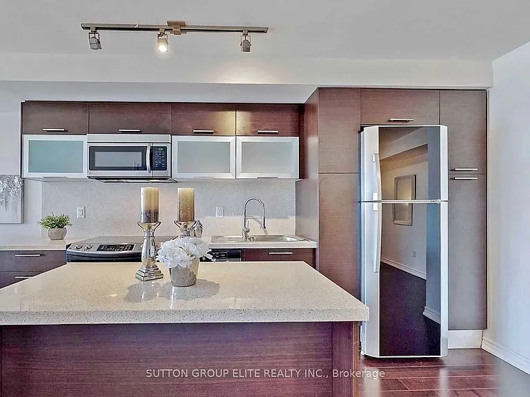 386 Yonge St #2903 — Photo 5