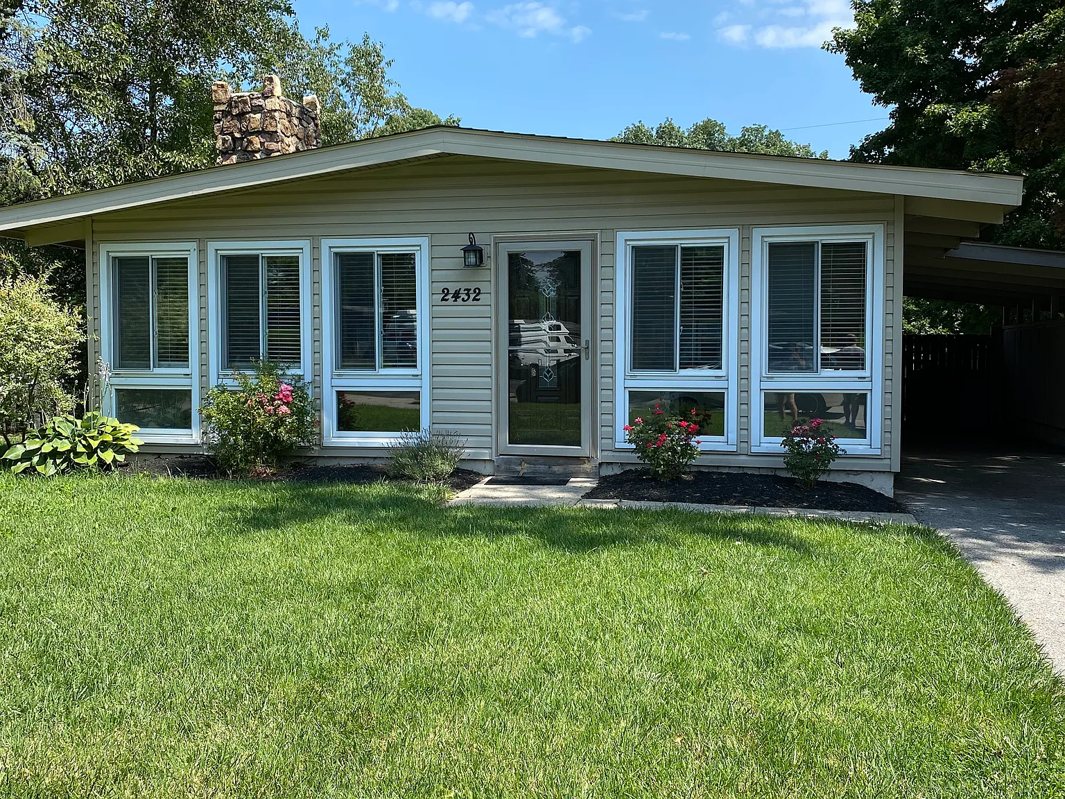 2432 Edgevale Rd — Photo 2