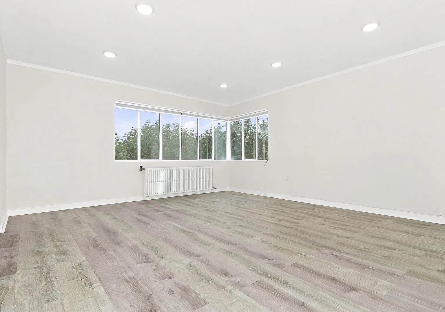 Gorgeous 3 Bedroom Queen Anne Apartment with Views — Photo 2
