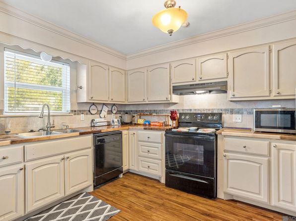 943 Durnin Dr, Denham Springs, LA 70726