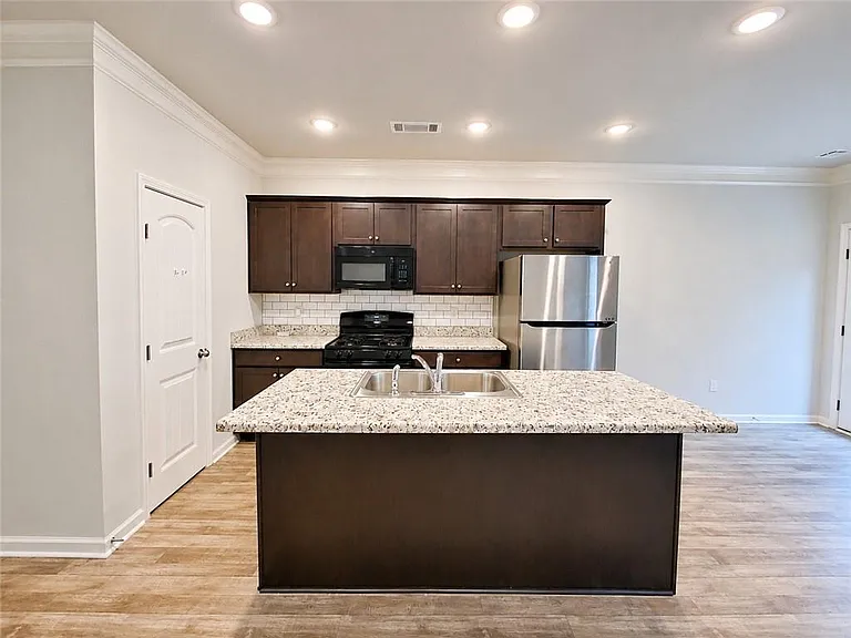 349 Turtle Creek Dr — Photo 4