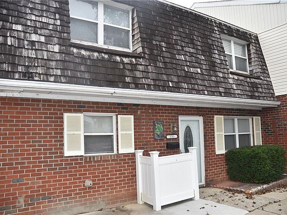 2nd image of 233 W Lehigh St