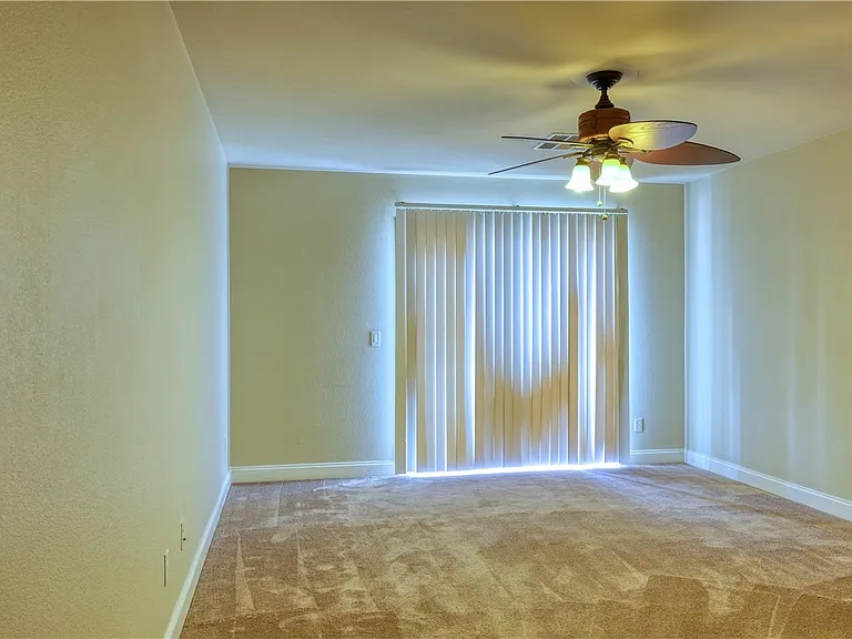 3924 Royal Scots Ave — Photo 25