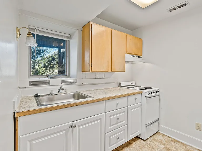 1608 W Main Ave — Photo 35
