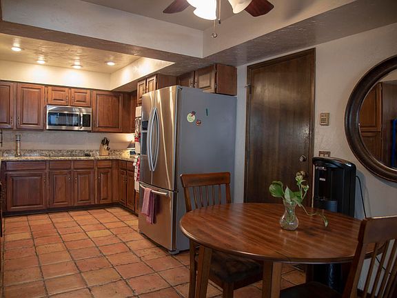 5th image of 2135 E Loma Vista Dr