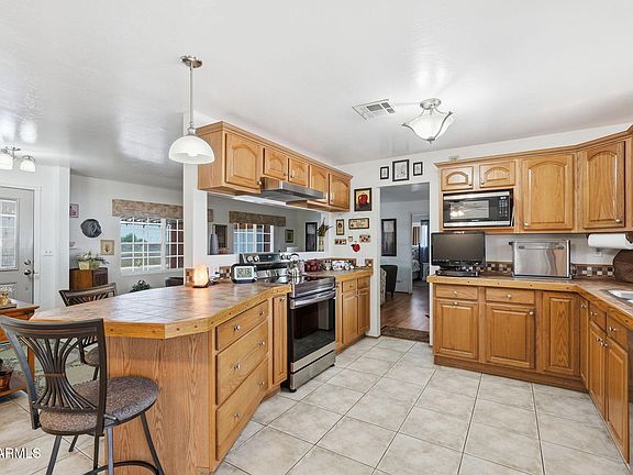 2nd image of 2205 N HIGLEY Road