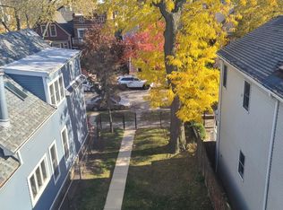 3338 N Hoyne Ave, Chicago, IL 60618