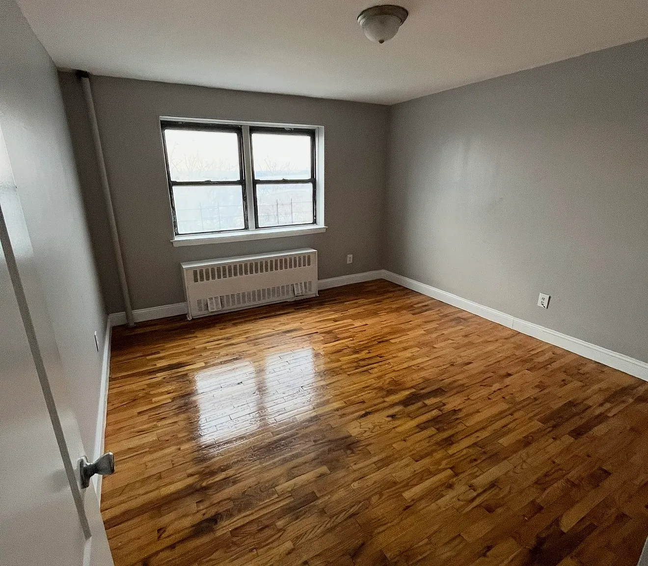 103 Van Cortlandt Park Ave — Photo 4