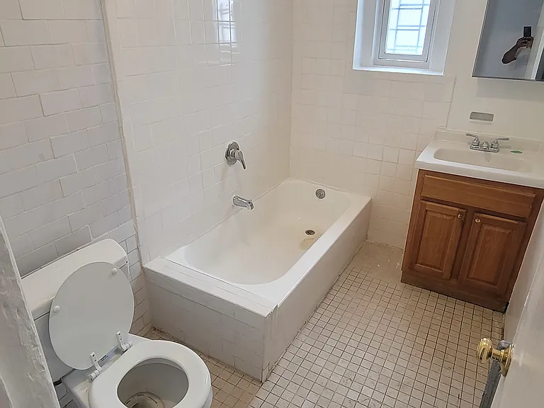 1001 Walton Ave #F3 — Photo 18