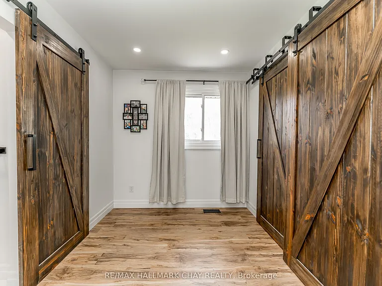 3742 Horseshoe Valley Rd W #UPPER — Photo 16