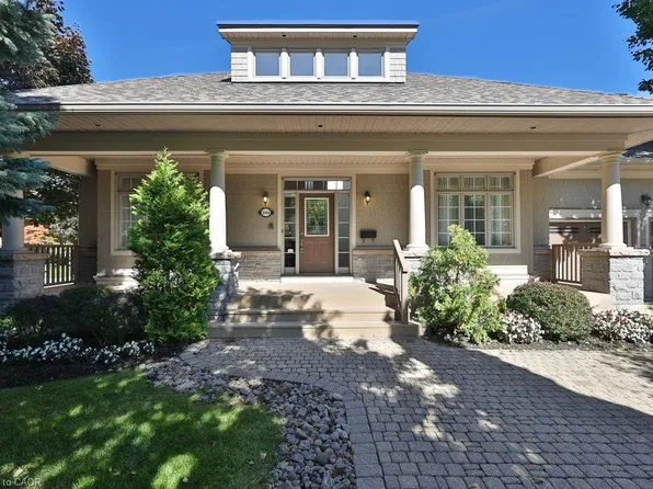 2165 Stavebank Rd #27, Mississauga, ON L5C 1T3