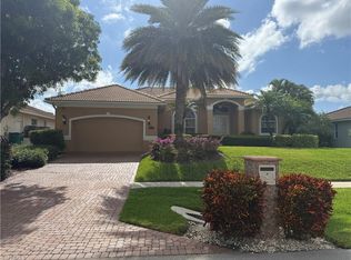 121 Bonita Ct, Marco Island, FL 34145