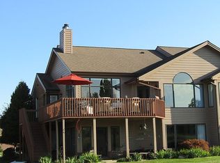 184 Harbor Dr, Ludington, MI 49431