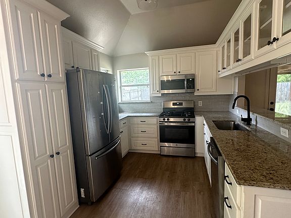 4th image of 103 N Point Dr