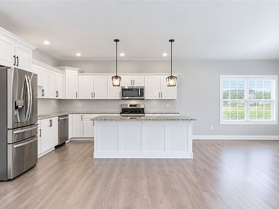 5th image of 359 Juniper Way