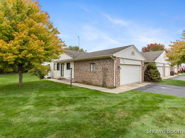 1044 Amberwood West Dr SW, Byron Center, MI 49315