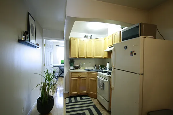 Rented by Grand & Co. | media 4