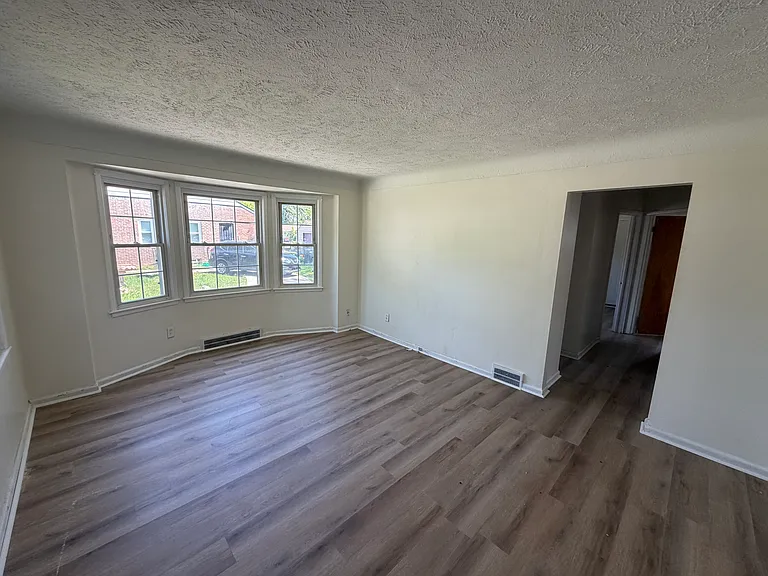 13550 Riverview St — Photo 3