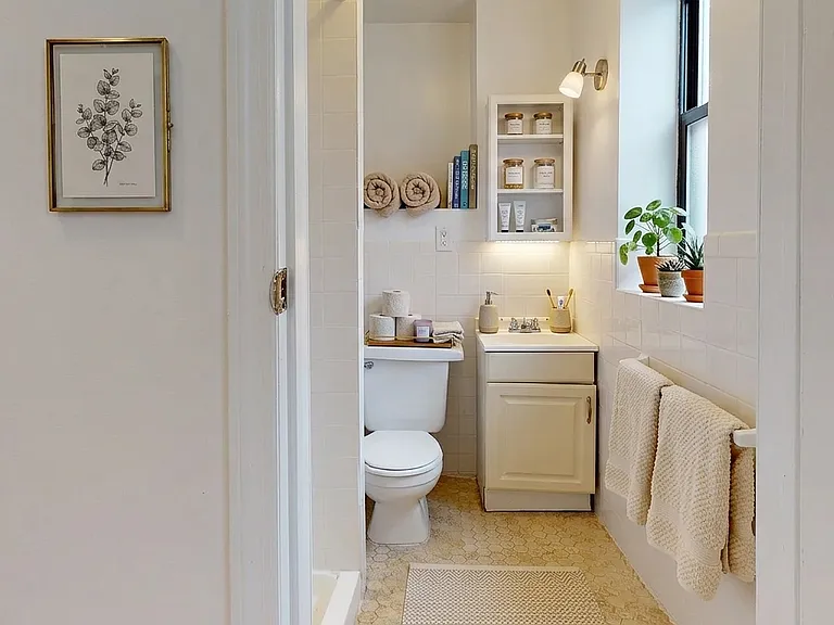1427 York Ave #5-E — Photo 4