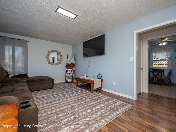 5th image of 143 College Ave