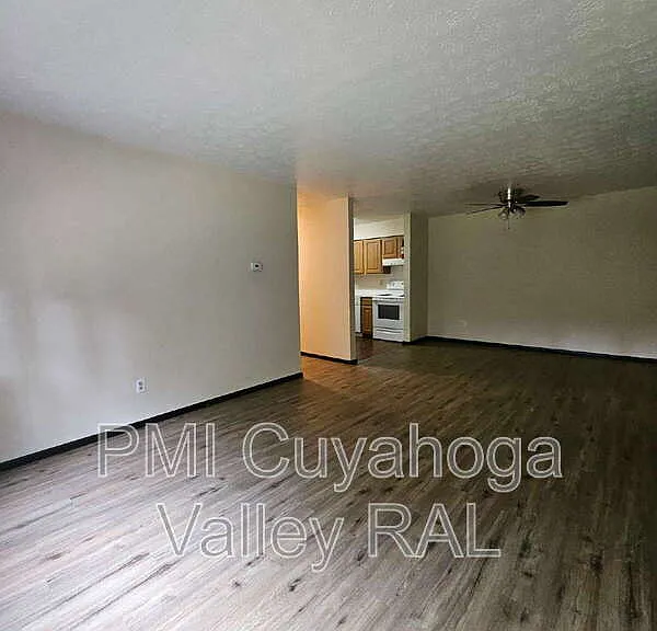 1516 W Market St #11 — Photo 6